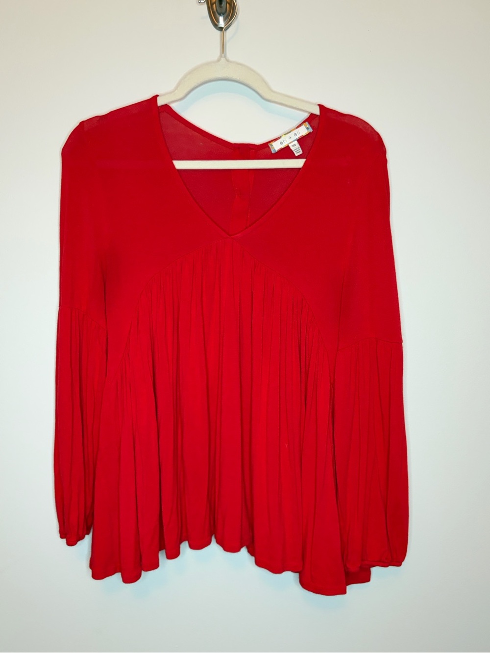 Eri + Ali Women's Red V-Neck Long Sleeve Pleated Tunic Top